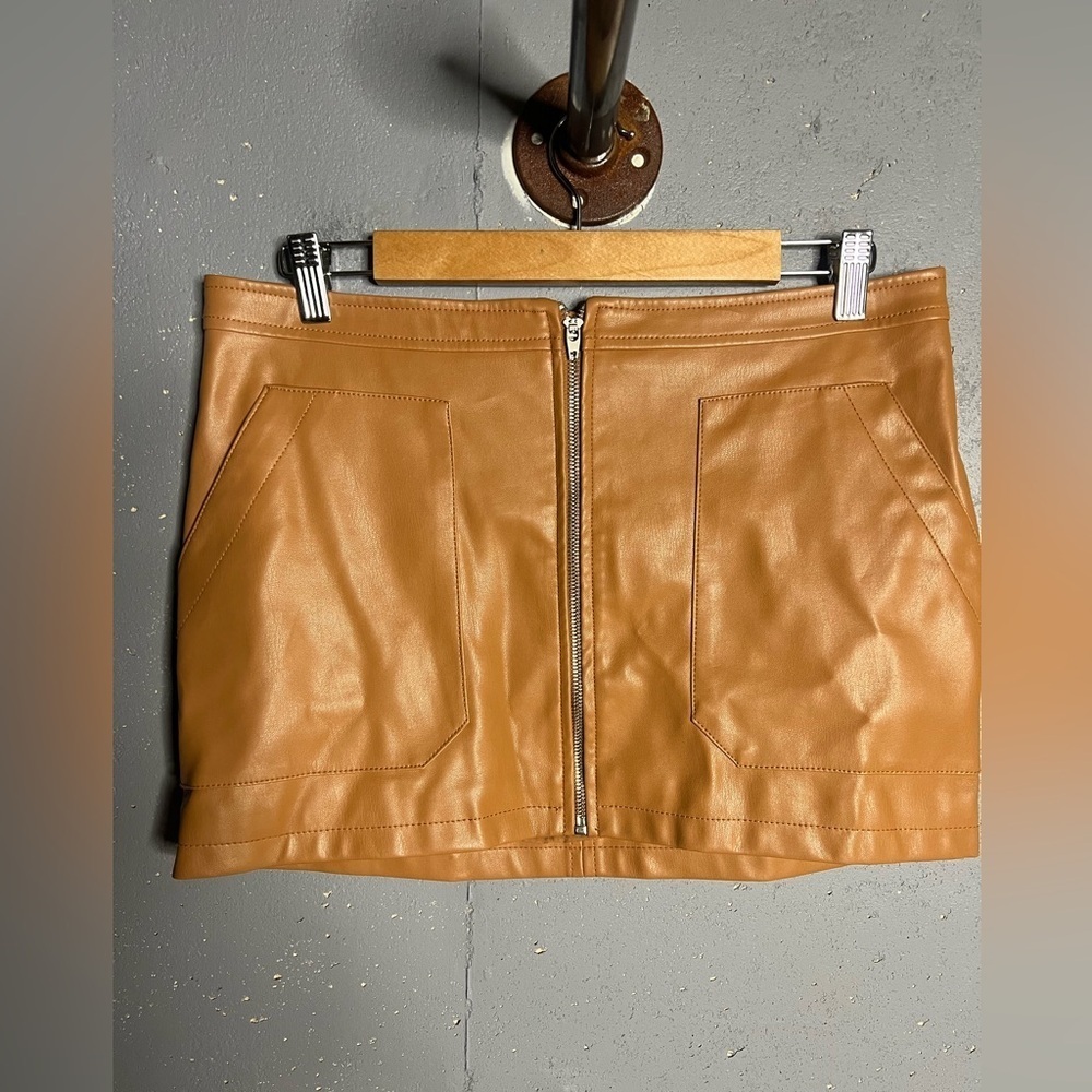 Free People Maya Mod Cashew Faux leather zip up mini skirt size 10 - Picture 2 of 10
